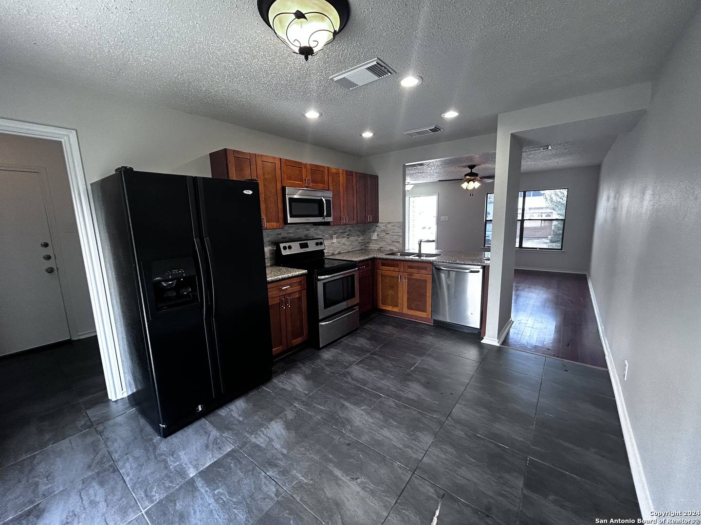 San Antonio, TX 78240-5446,8931 BREEZEFIELD