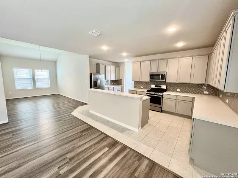 4823 Cambridge Park, Converse, TX 78109