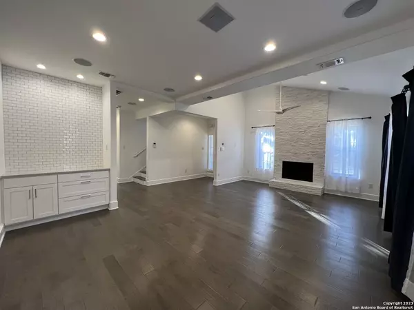 Alamo Heights, TX 78209-5835,208 GRANDVIEW PL UNIT 4