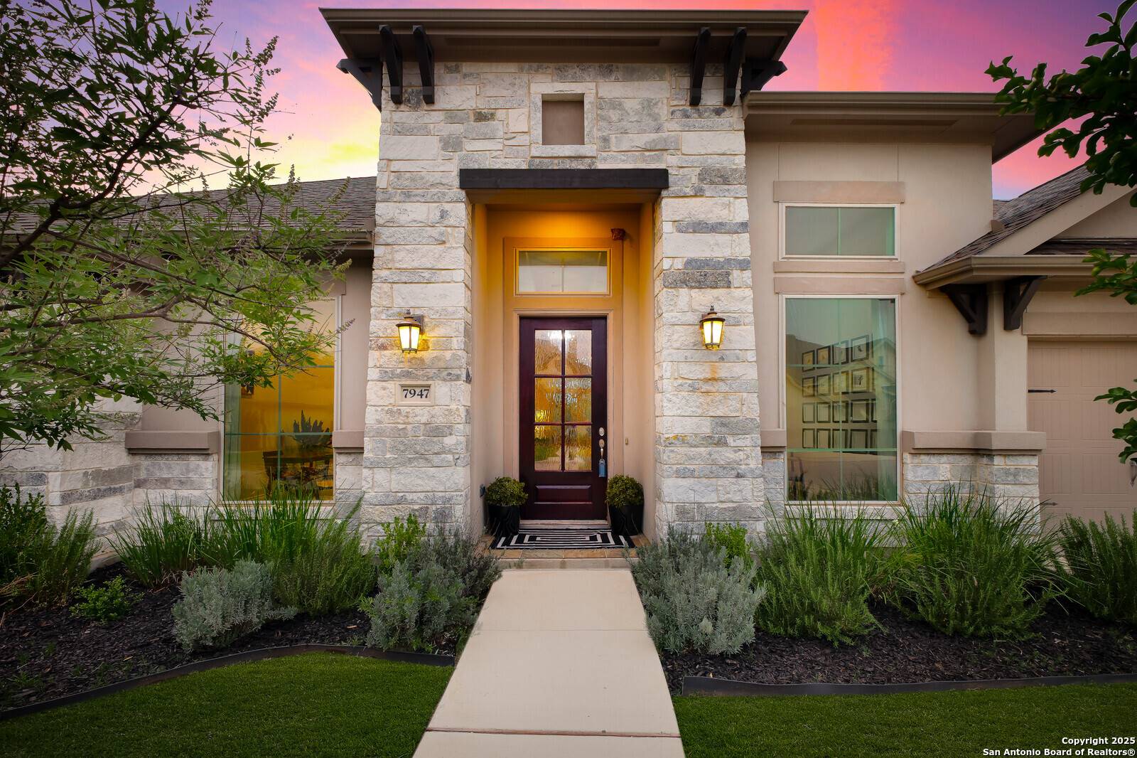 Fair Oaks Ranch, TX 78015,7947 Valley Crst