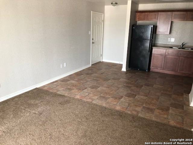 Floresville, TX 78114,112 lone oak UNIT D201