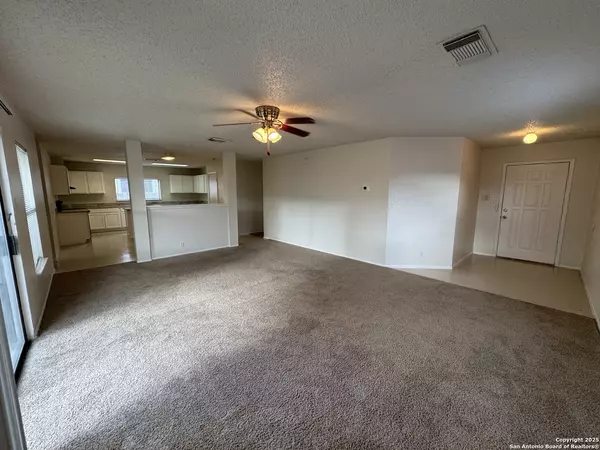 Converse, TX 78109,8322 pine meadow