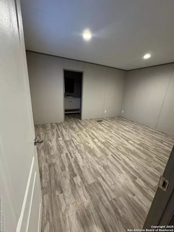 Cotulla, TX 78014,1608 HILDAGO