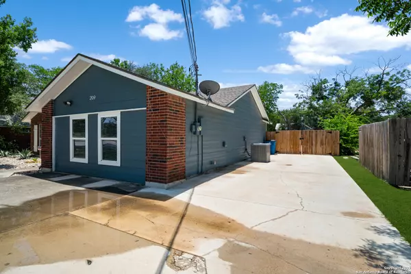 Cibolo, TX 78108,209 Main