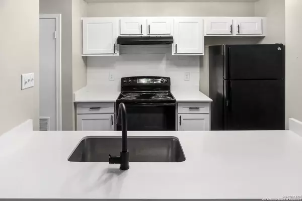 New Braunfels, TX 78130,483 Laurel UNIT 111