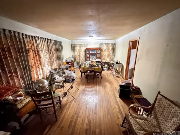 Pleasanton, TX 78064,212 Patrick