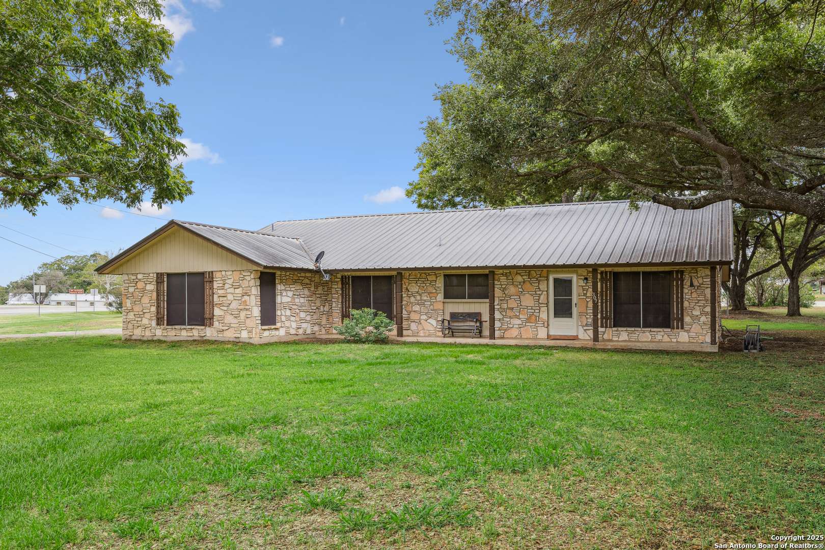 307 US HWY 87 W, Stockdale, TX 78160