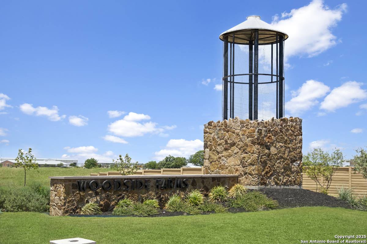 Seguin, TX 78155,404 Panther Pass