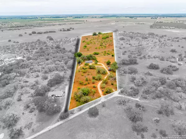 Floresville, TX 78114,1145 Postert Ln