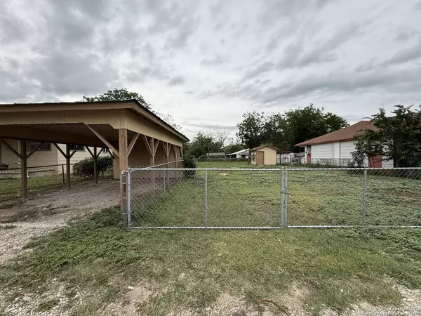 Lacoste, TX 78039,16021 Front St