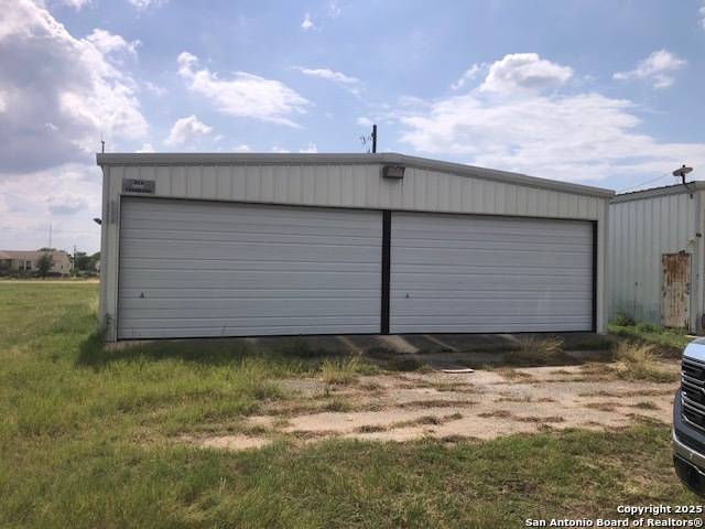 324 Vagabond Lane, Marion, TX 78124