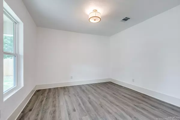 San Antonio, TX 78201,2211 N Calaveras