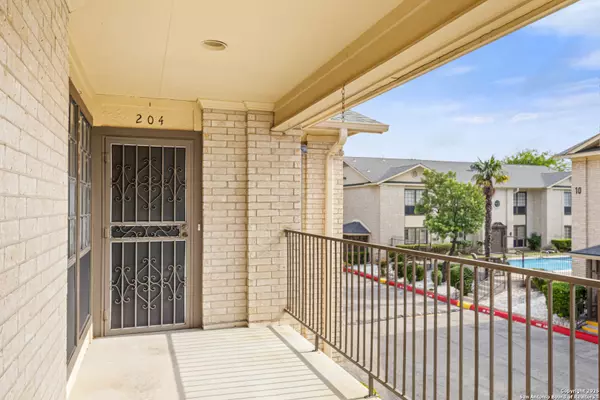 165 Rampart UNIT 204, San Antonio, TX 78216