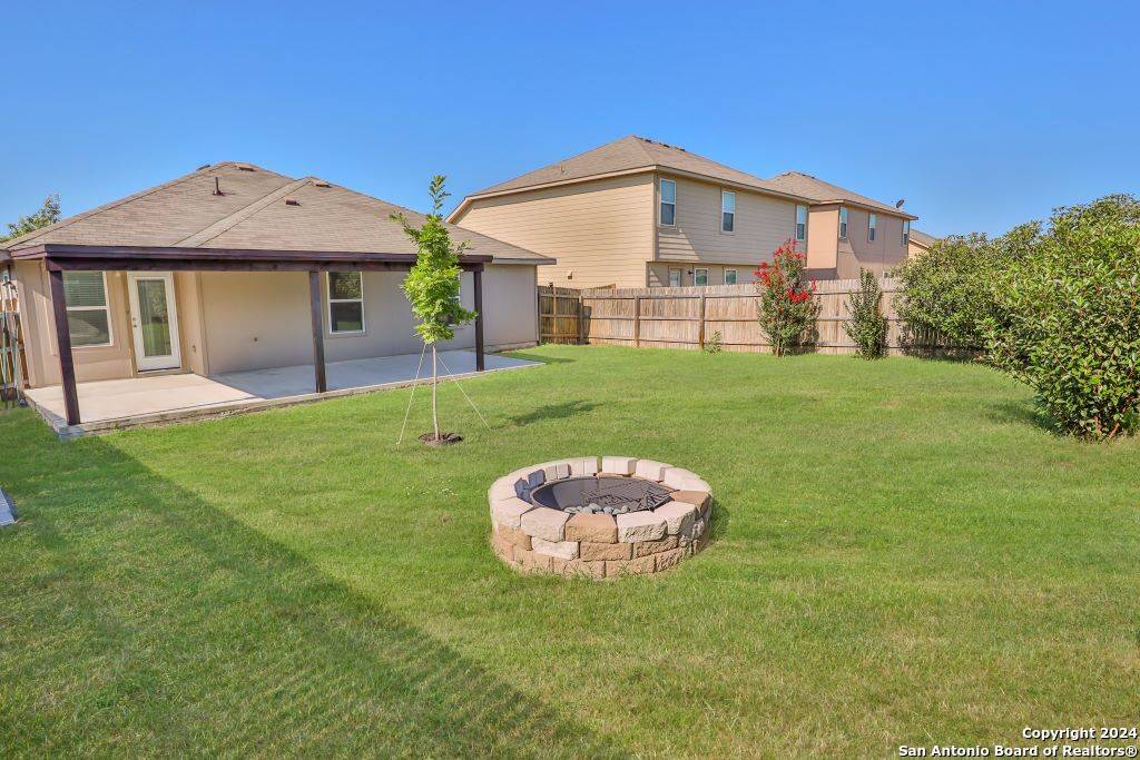 1560 gateshead, Seguin, TX 78155