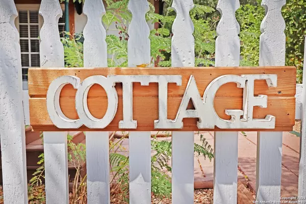 5441 Fm 1102 UNIT COTTA, New Braunfels, TX 78132