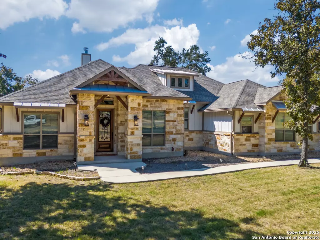 Adkins, TX 78101,136 Wood Valley