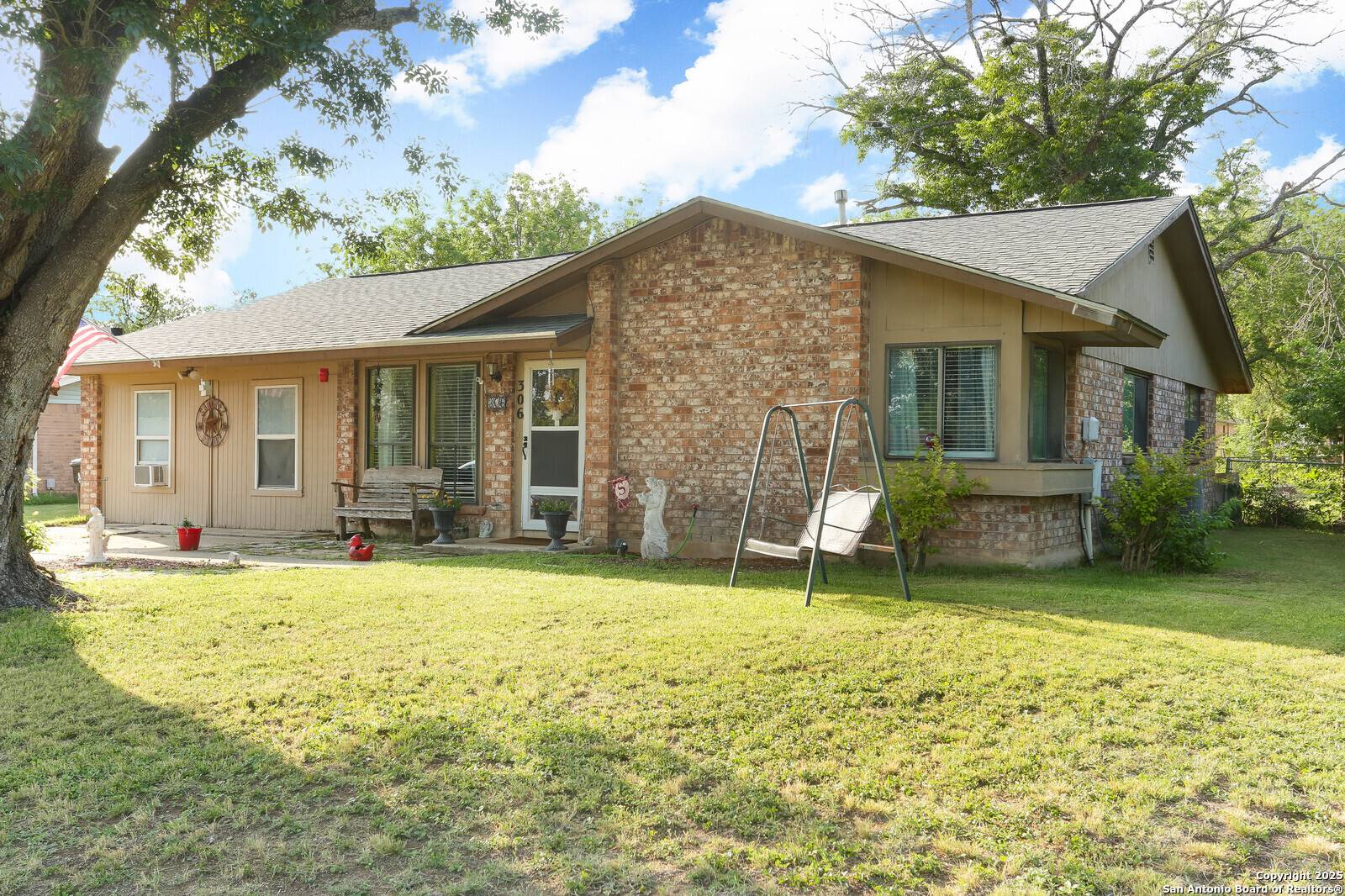 306 Wetz, Marion, TX 78124