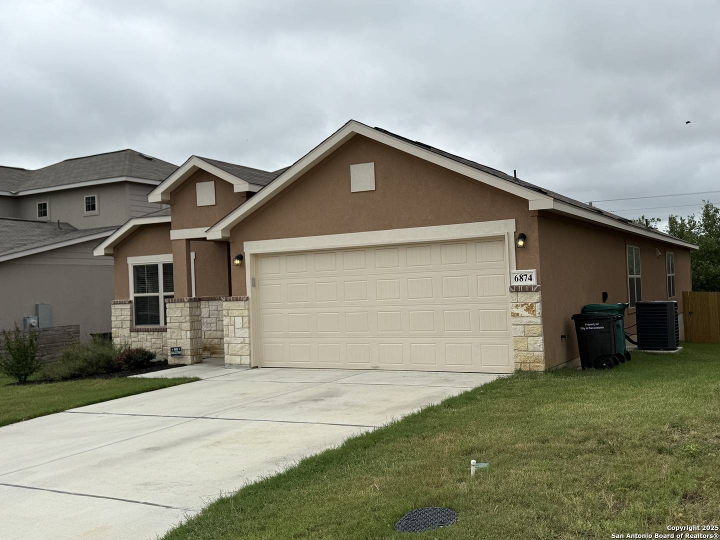San Antonio, TX 78233,6874 Comanche Cougar