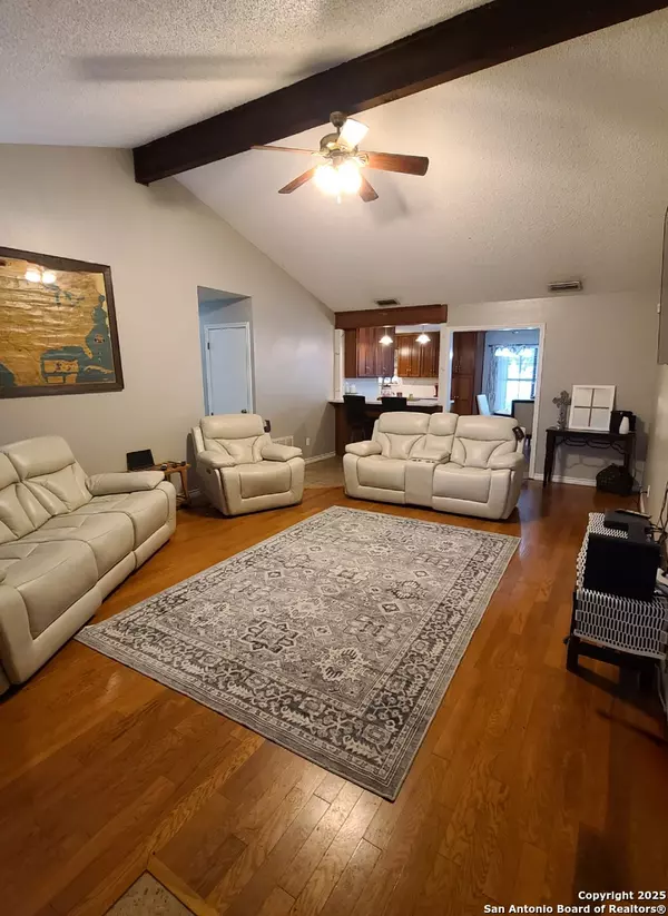 Uvalde, TX 78801,117 Larkspur