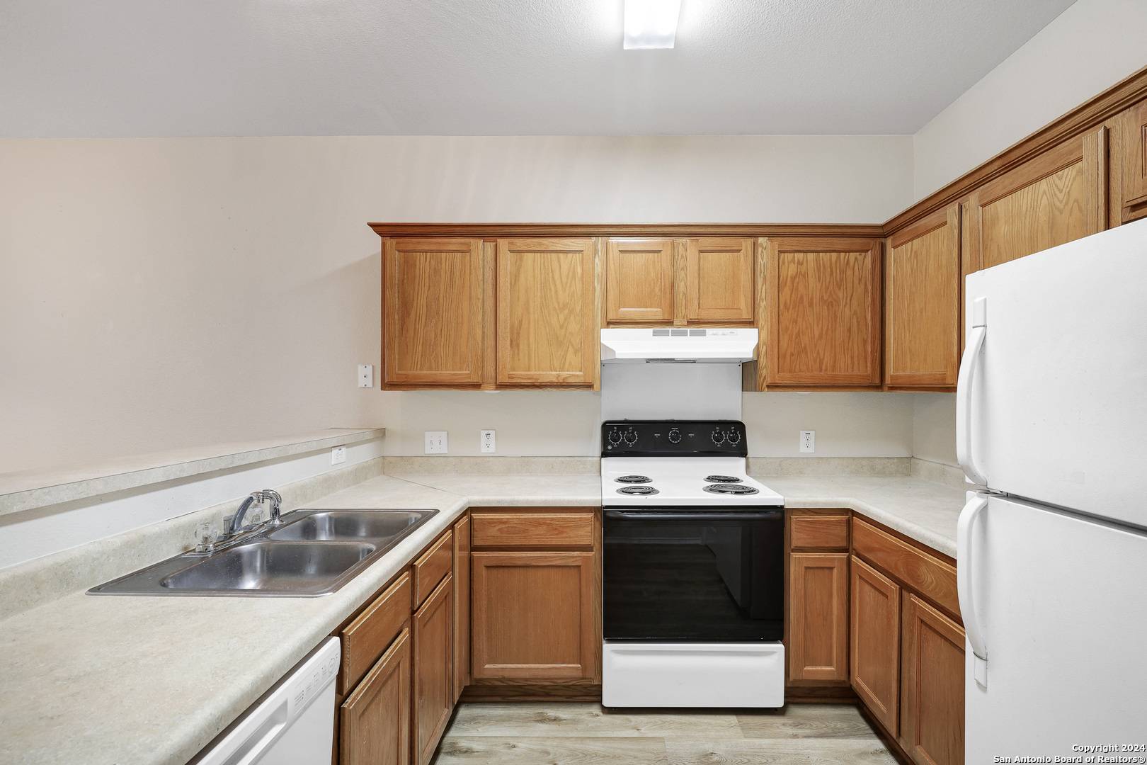 San Antonio, TX 78240,5506 Painter Green