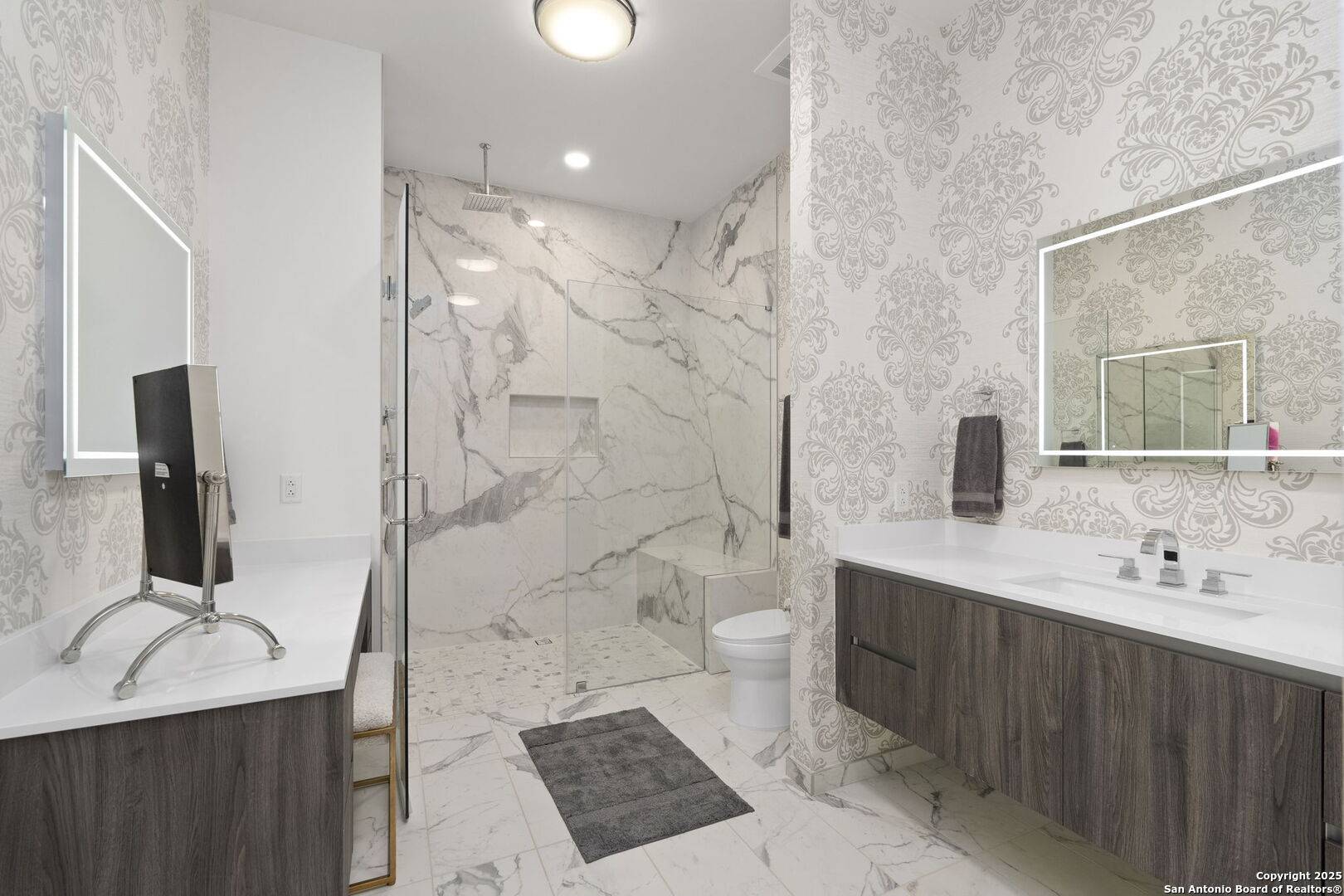 San Antonio, TX 78205,123 Lexington Ave UNIT 1703