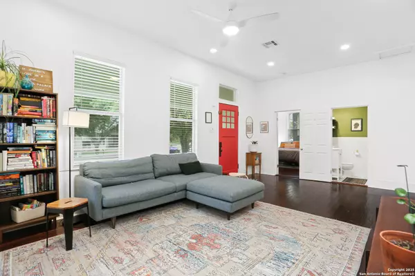 San Antonio, TX 78201,1106 W Summit Ave