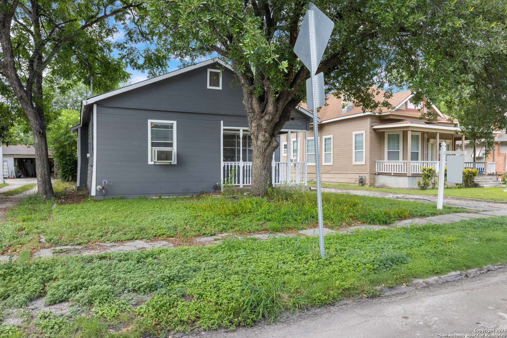 San Antonio, TX 78210,323 roseborough