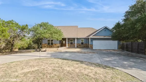 1974 CANYON BEND, Canyon Lake, TX 78133-5047