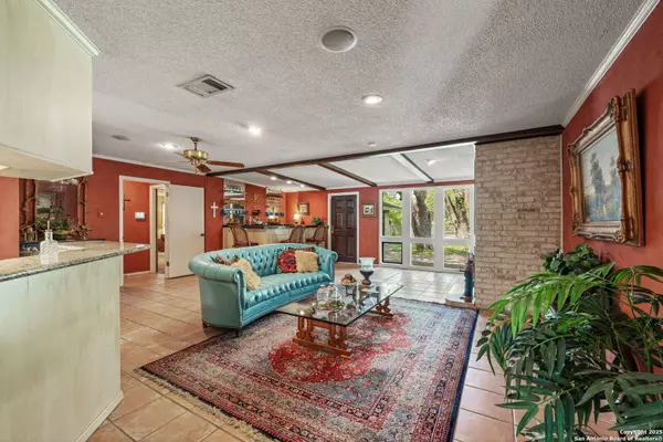 Uvalde, TX 78801,11 El Norte Circle