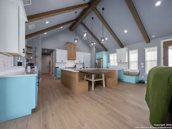 La Vernia, TX 78121,228 triple r