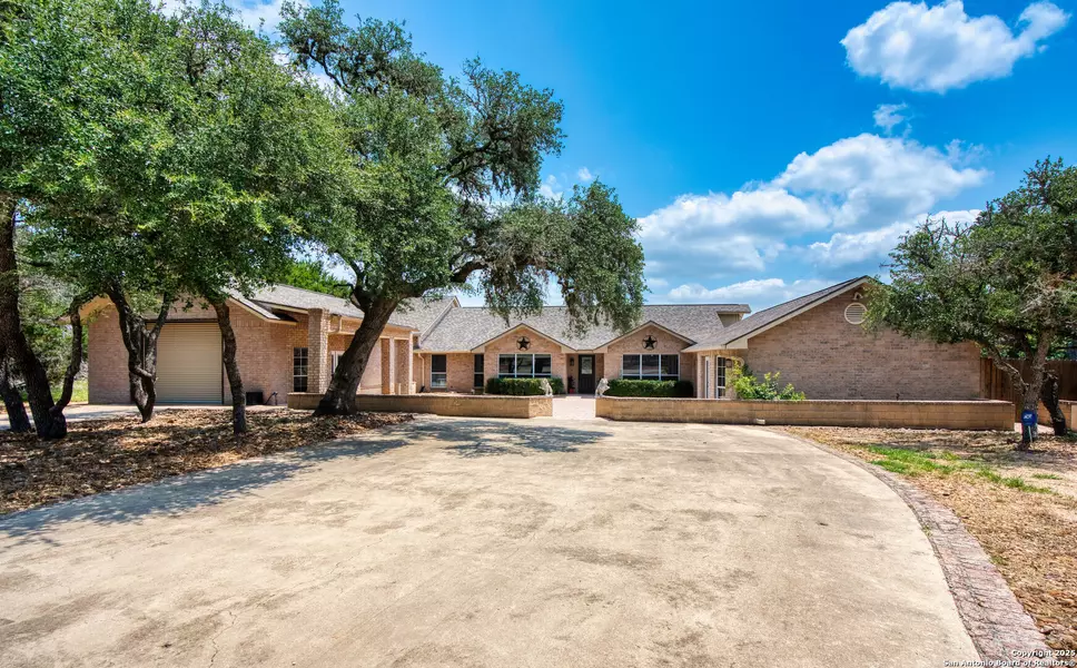585 Oak Bend Drive, Bandera, TX 78003