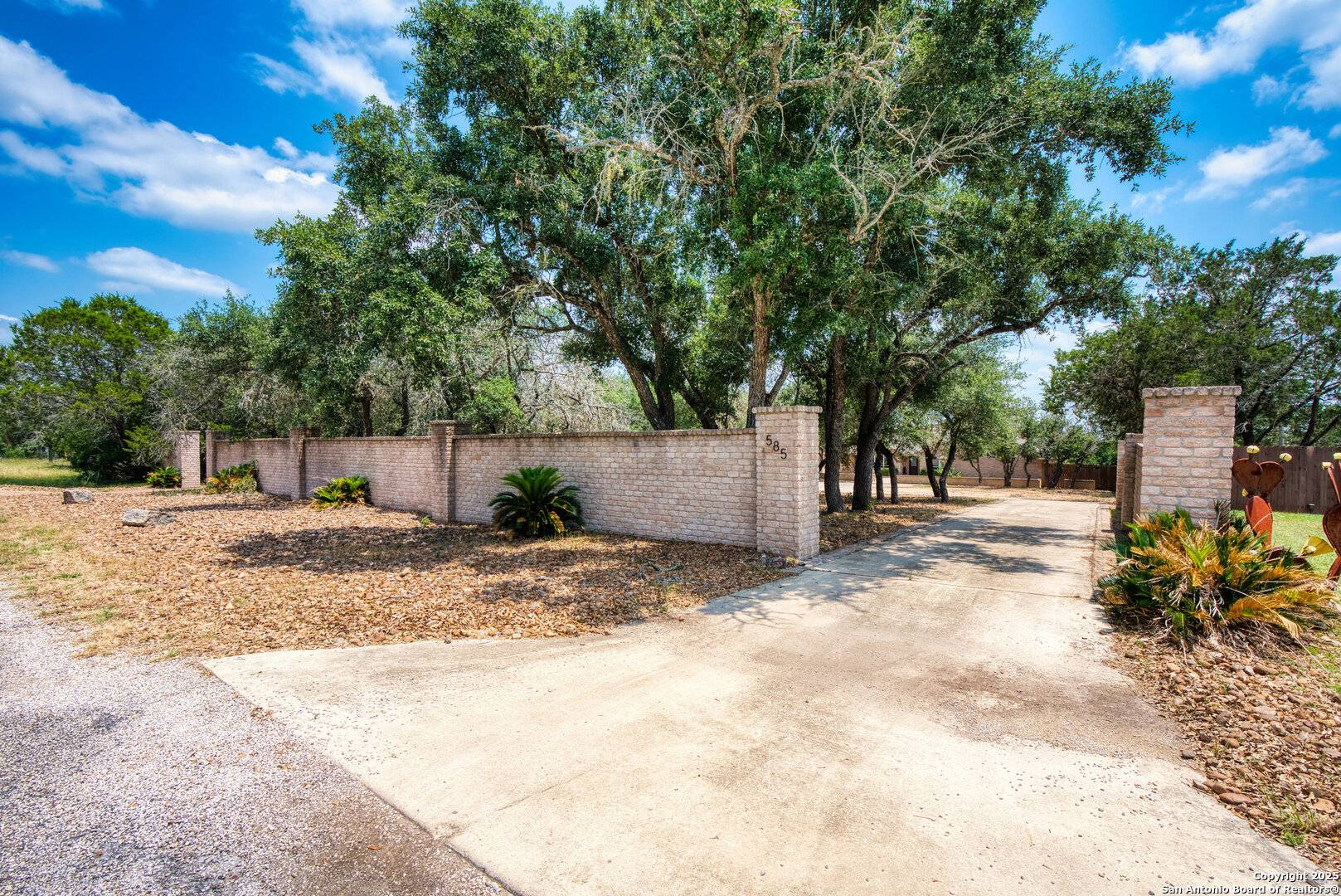 Bandera, TX 78003,585 Oak Bend Drive