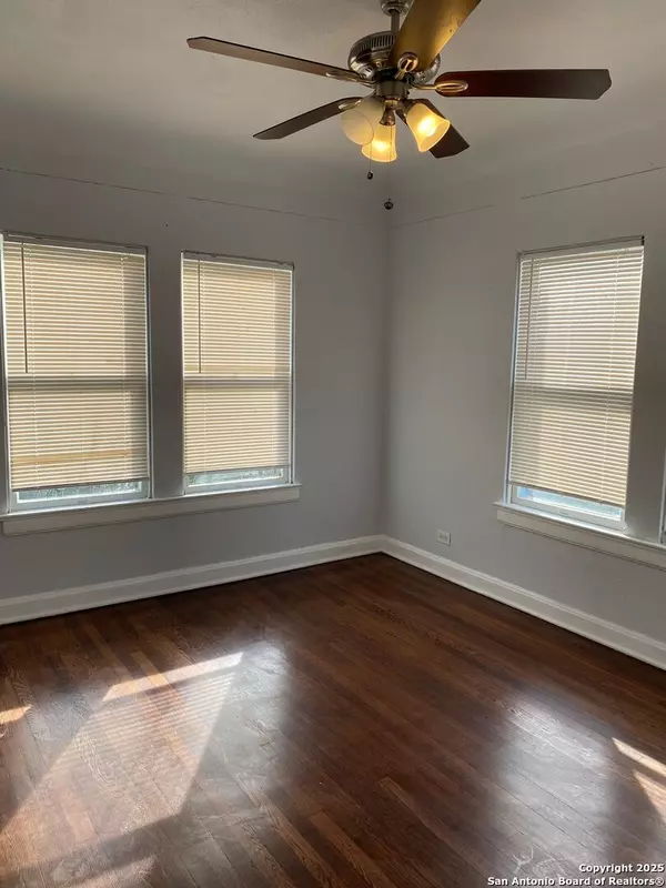 Alamo Heights, TX 78209,152 harrigan UNIT 6