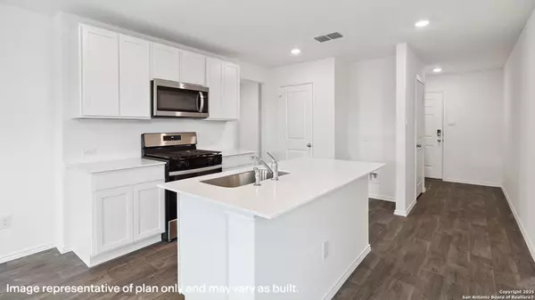 Seguin, TX 78155,1005 SEEDLING LANE