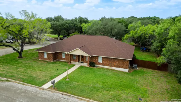 Pleasanton, TX 78064,1233 Oakcrest