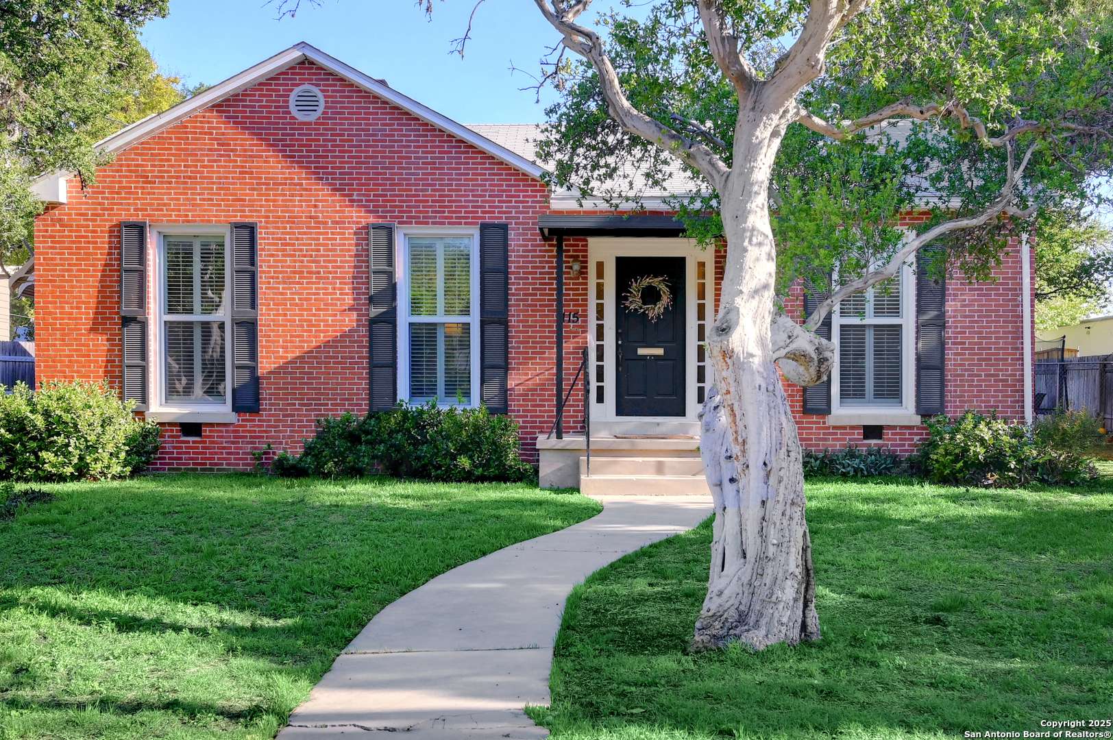 115 W Elmview Pl, Alamo Heights, TX 78209