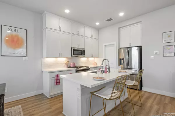 8851 Oakland Rd Unit 10, San Antonio, TX 78240