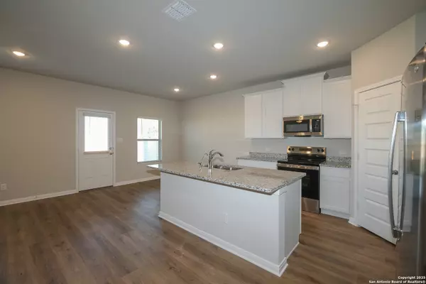 Converse, TX 78109,10323 GOODISON DRIVE