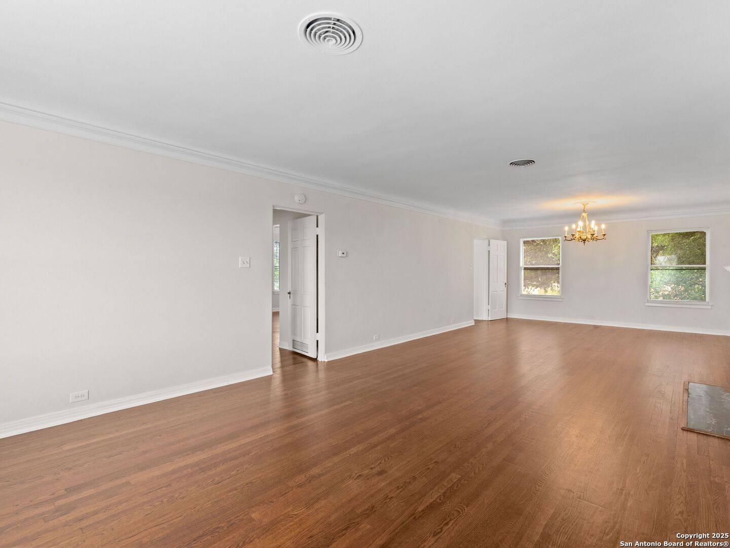 Alamo Heights, TX 78209,146 Terrell