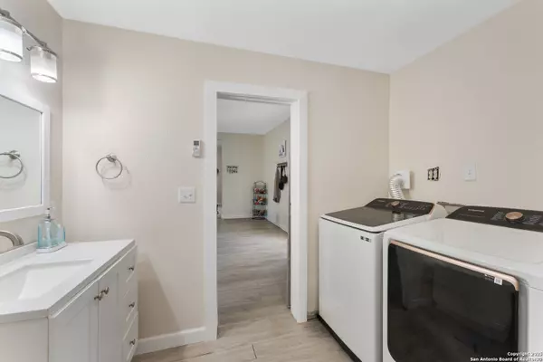 San Antonio, TX 78222,8608 Foster Rd