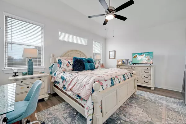 New Braunfels, TX 78130,1944 Colonial