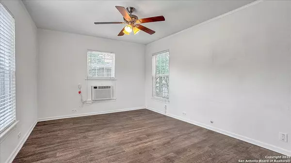 San Antonio, TX 78212,422 Wildwood