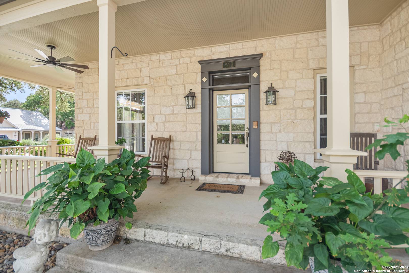 Boerne, TX 78006,210 Village Dr