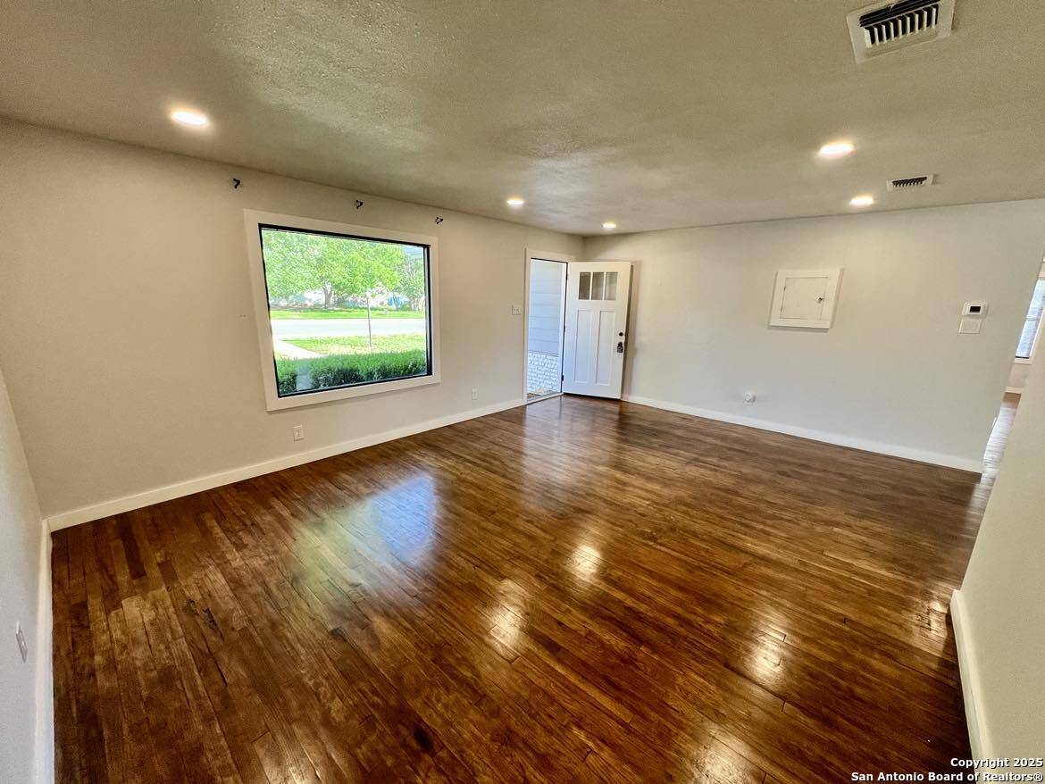 Kerrville, TX 78028,500 Westminster
