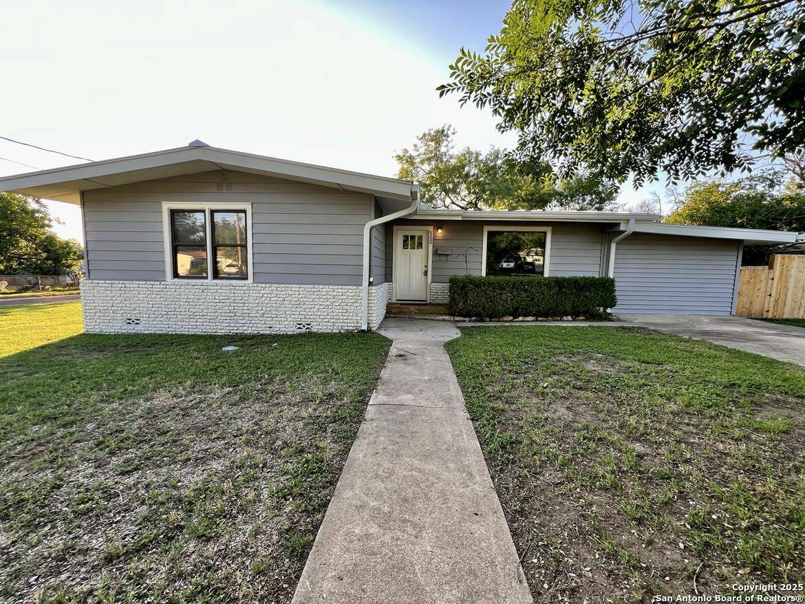 500 Westminster, Kerrville, TX 78028