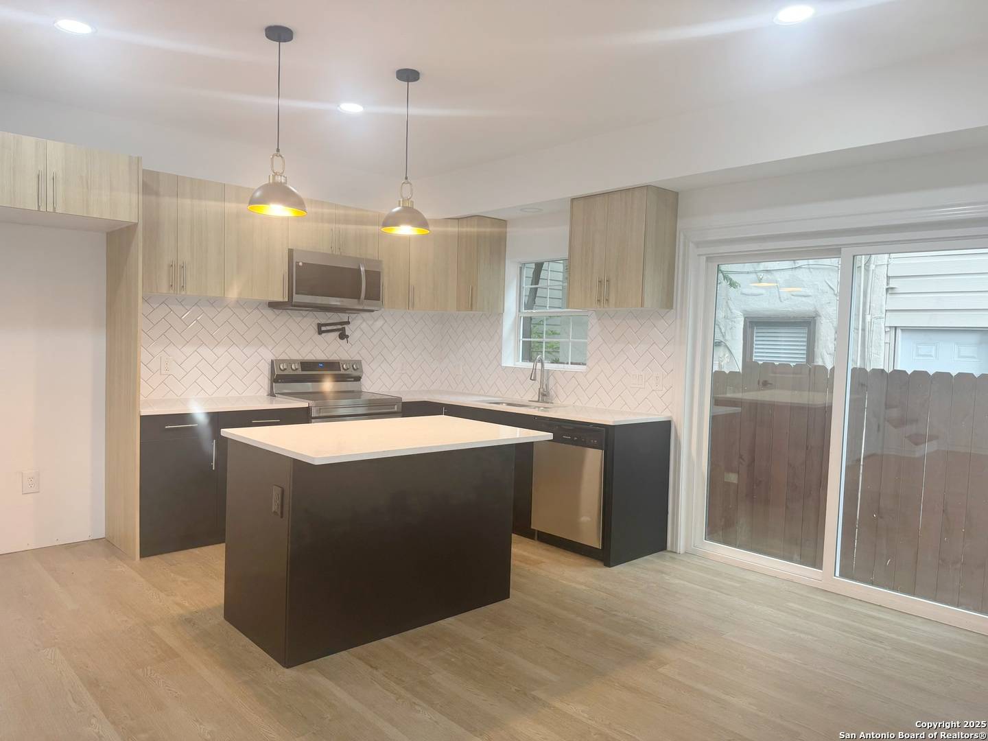 San Antonio, TX 78209,115 Milton st