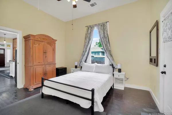 San Antonio, TX 78210-3867,628 HUNSTOCK AVE UNIT 1