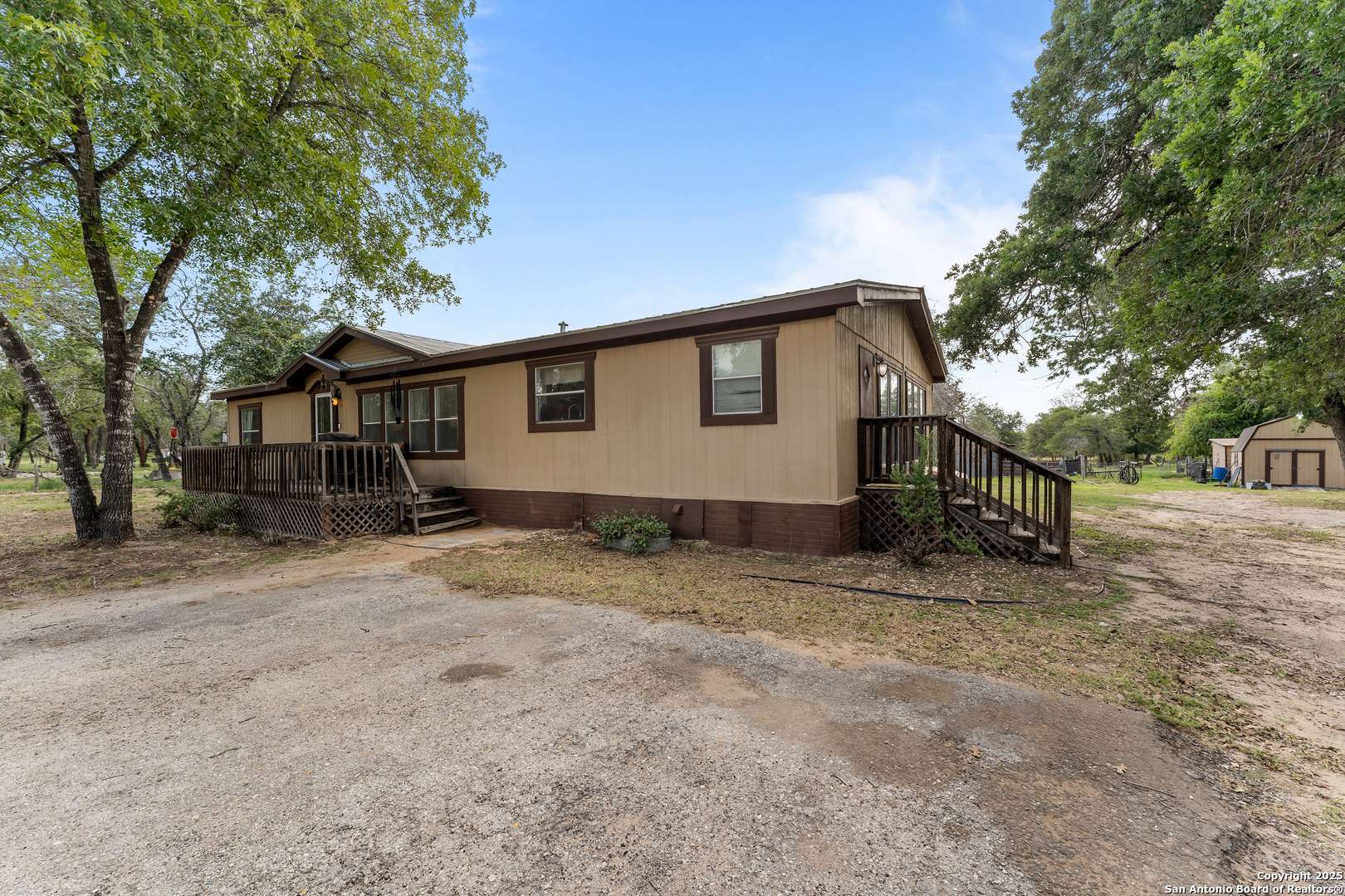 Floresville, TX 78114,940 Eagle Creek