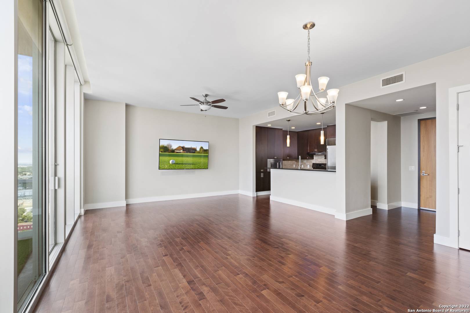 San Antonio, TX 78205-2636,610 market UNIT 2716