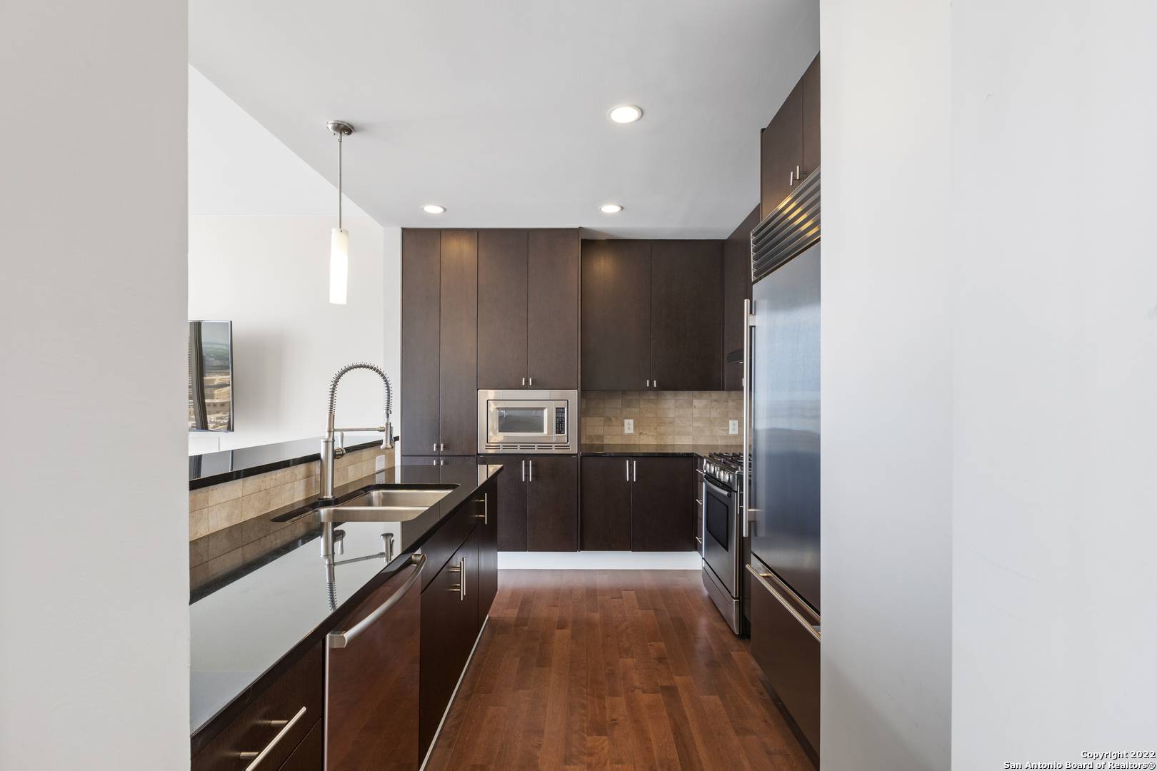 San Antonio, TX 78205-2636,610 market UNIT 2716